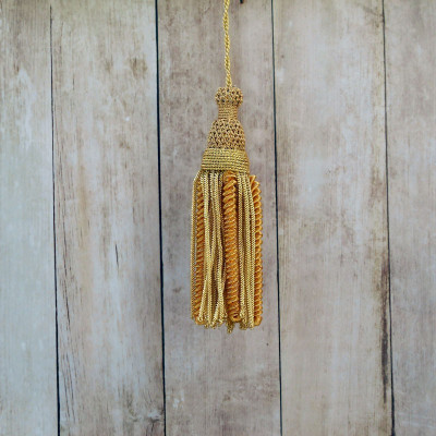 Gold tassel 5 cm with 8 cm curly fringe