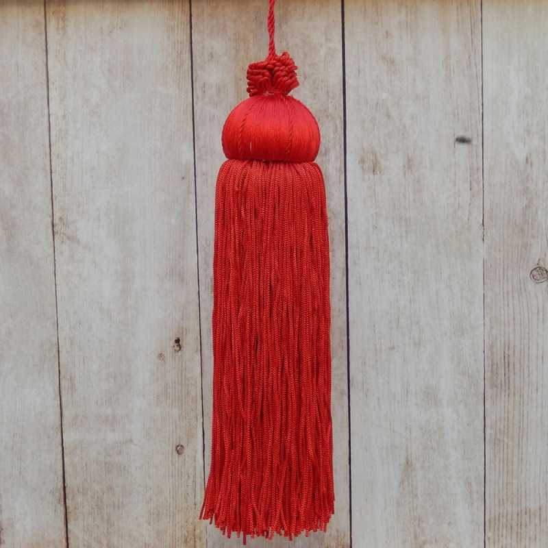 Gland en soie rouge de 20 cm